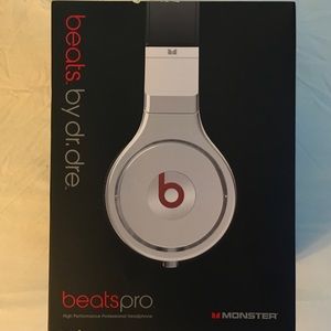 BeatsPro by Dr. Dee. Monster